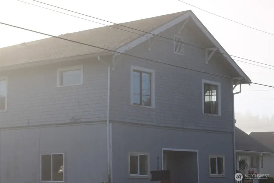 626 Monroe St, Hoquiam, WA 98550 - #2