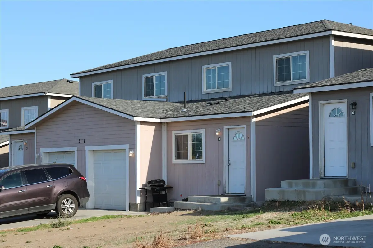 321 Emerald Rd, Granger, WA 98932 - #1