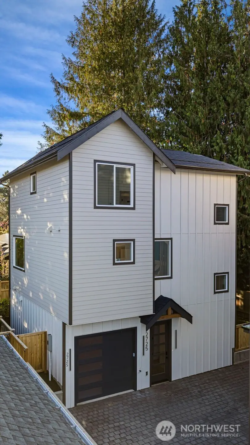2725 Belvidere Avenue Sw, Seattle, WA 98126 - #1