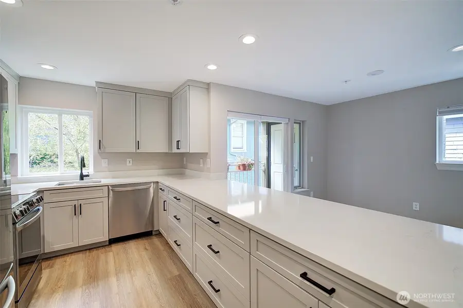 215 20th Avenue E #307, Seattle, WA 98112 - #3