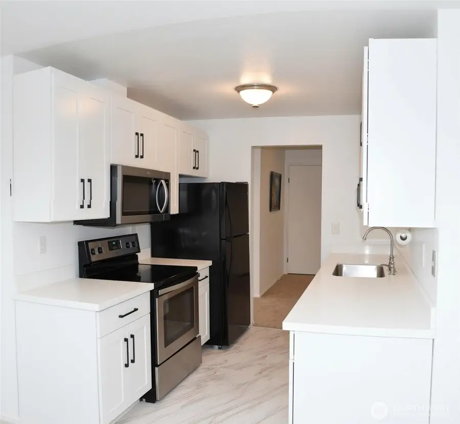 10110 Greenwood Avenue N #306, Seattle, WA 98133 - #3