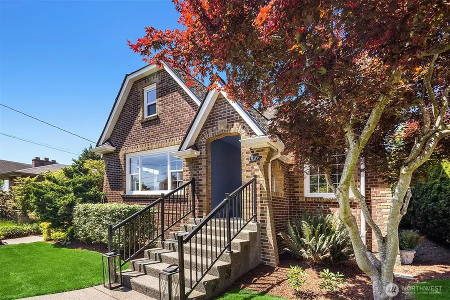 1537 Thorndyke Avenue W, Seattle, WA 98199 - #2