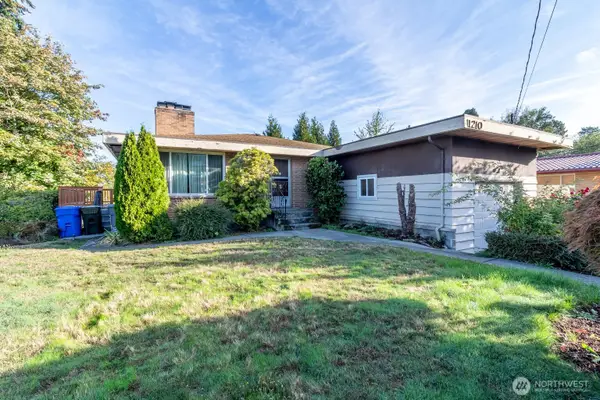 1210 N 33rd Place, Renton, WA 98056