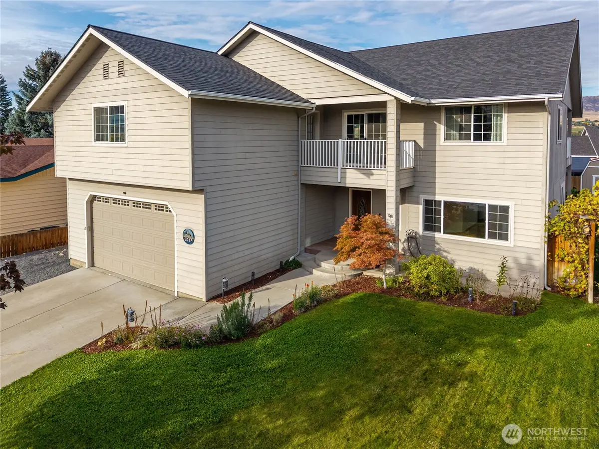 3037 Vera Cruz Street, Malaga, WA 98828 - #1