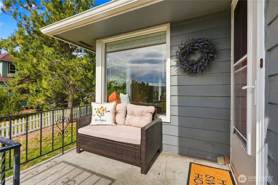 813 E 3rd Avenue, Ellensburg, WA 98926 - #2