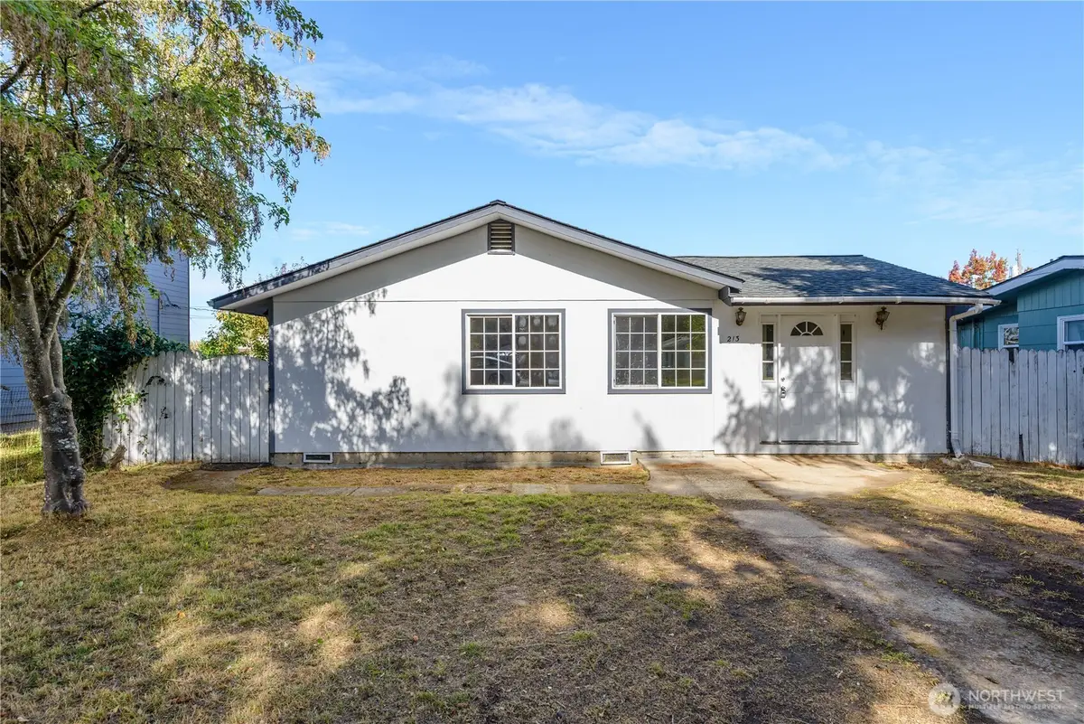 213 E Vashon Ave, Port Angeles, WA 98362 - #1