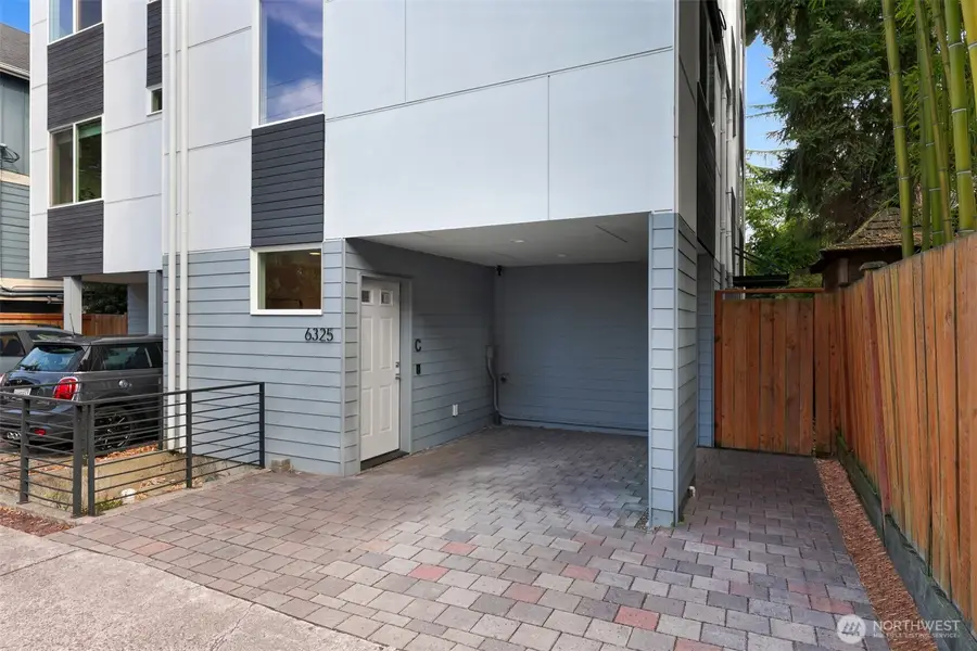 6325 34th Avenue Sw #C, Seattle, WA 98126 - #3