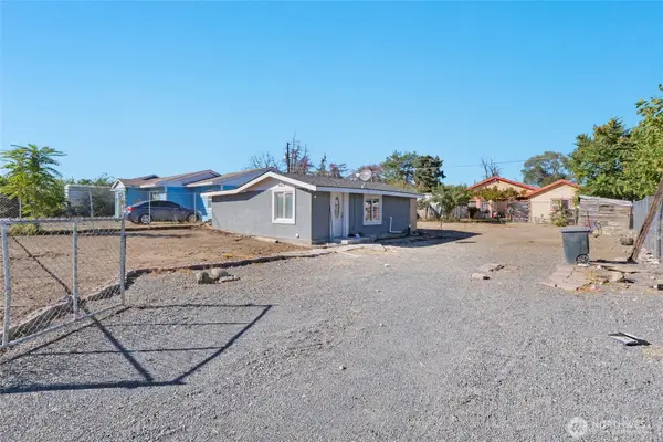 9802 Highland Drive Ne, Moses Lake, WA 98837