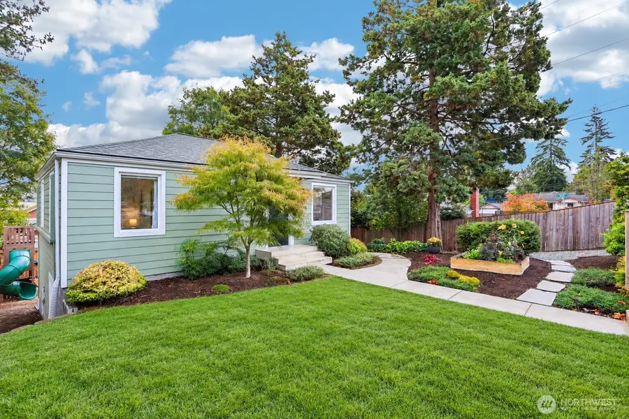 10510 Linden Avenue N #A, Seattle, WA 98133 - #2