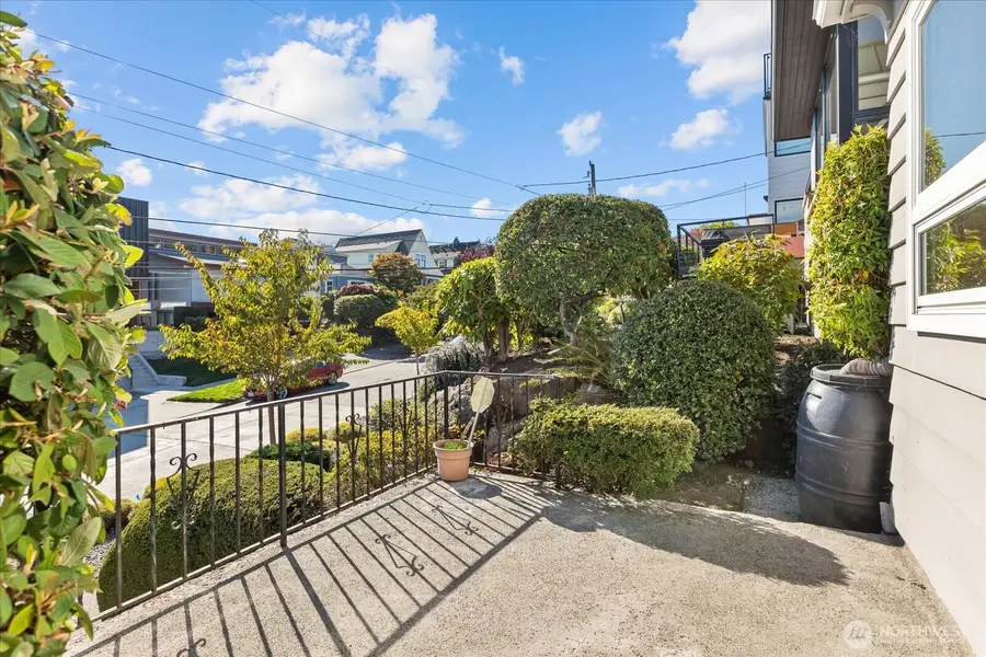 2620 W Lynn Street, Seattle, WA 98199 - #3