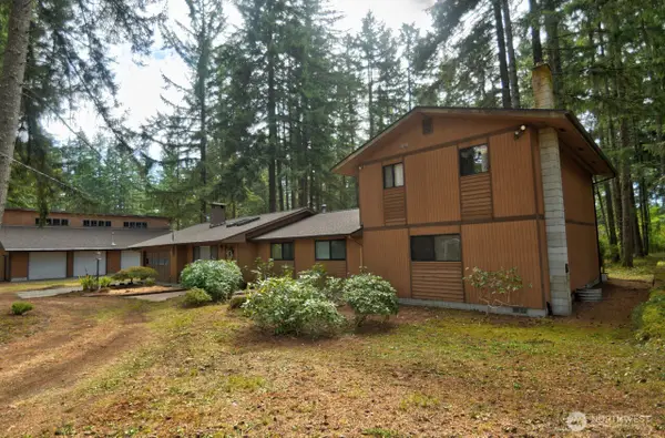 11125 Charm Road Se, Rainier, WA 98576