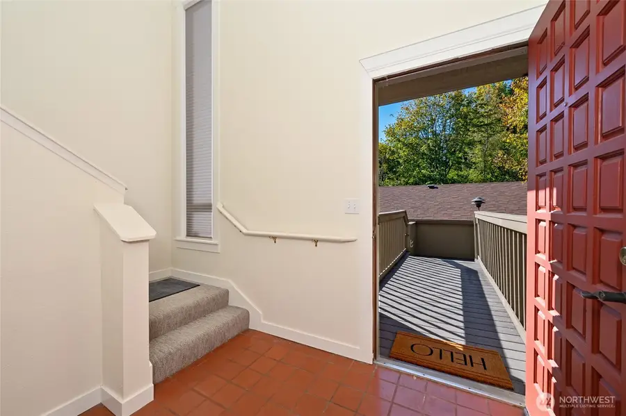 6710 Parkpoint Way Ne #E-402, Seattle, WA 98115 - #2