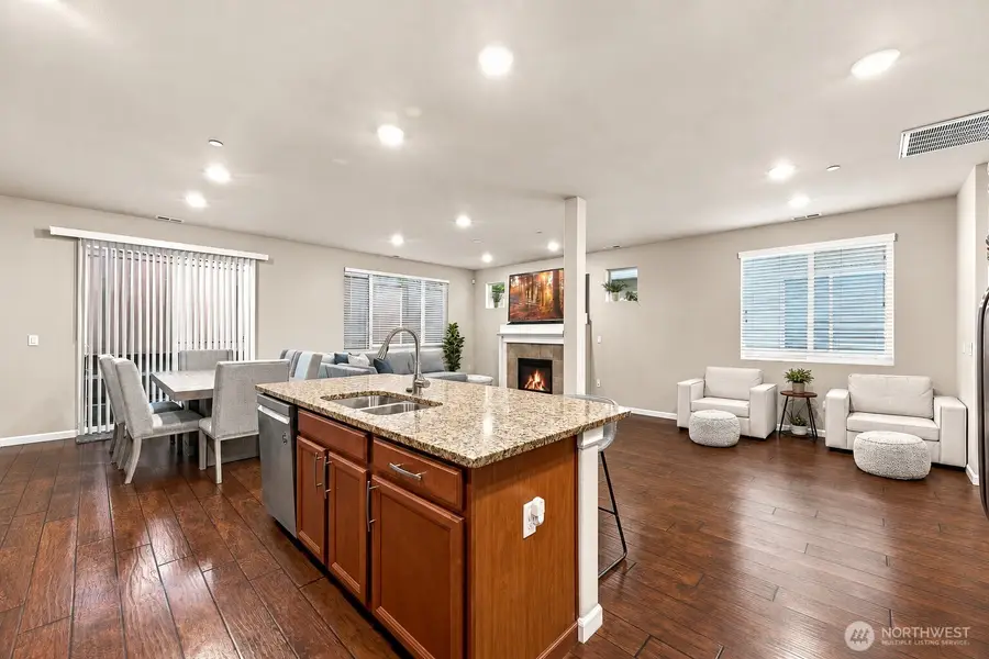 2733 197th Lane Sw #B, Lynnwood, WA 98036 - #3