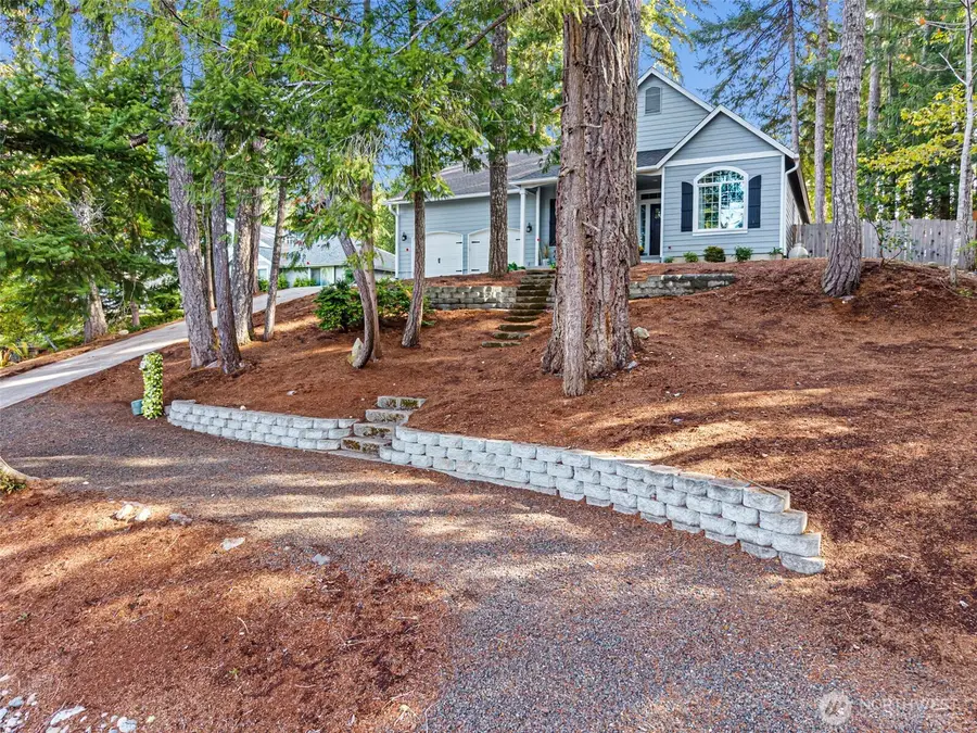 161 E Lake Forest Drive, Allyn, WA 98524 - #2