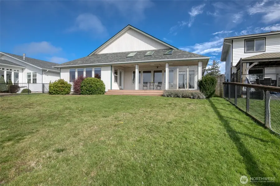 597 Blue Wing Loop Se, Ocean Shores, WA 98569 - #2