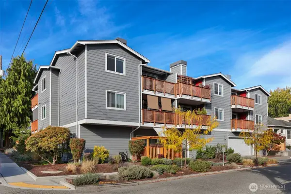 7000 Cleopatra Place Nw #301, Seattle, WA 98117