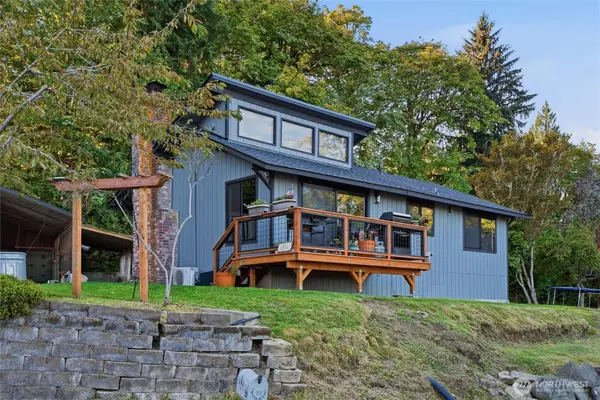 151 E Barbary Drive, Grapeview, WA 98546