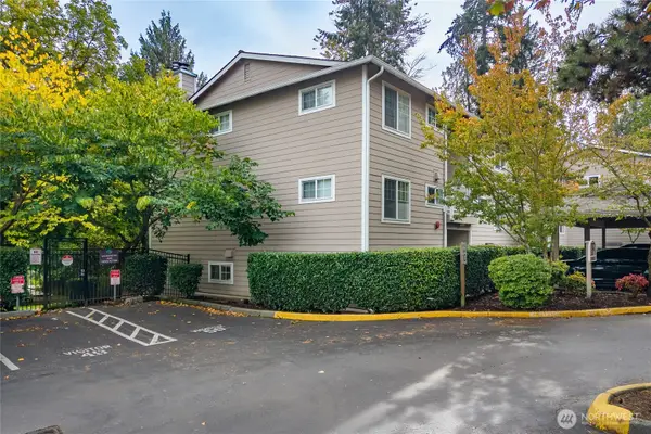 1153 N 198th Street #F101, Shoreline, WA 98133