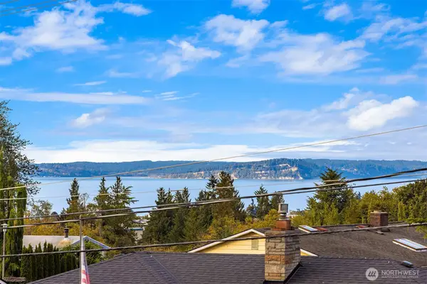 554 Paradise Lane #C202, Edmonds, WA 98020