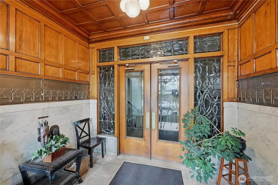 7 Harrison Street #2, Seattle, WA 98109 - #2