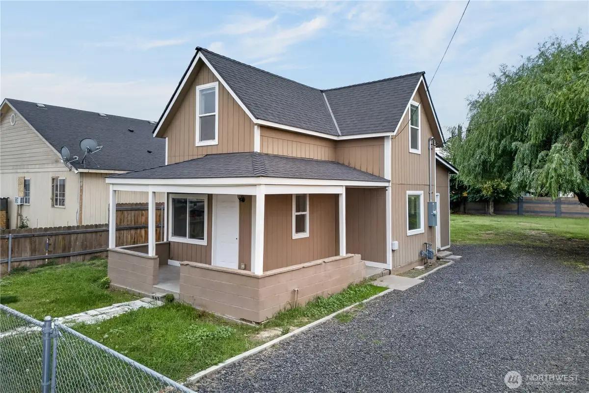 911 Barnes Court, Sunnyside, WA 98944 - #1