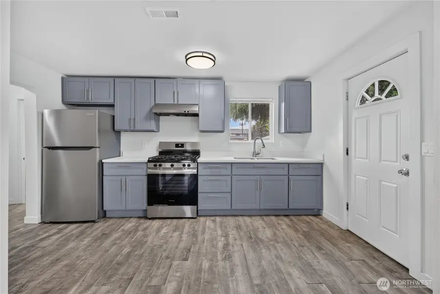 911 Barnes Court, Sunnyside, WA 98944 - #3
