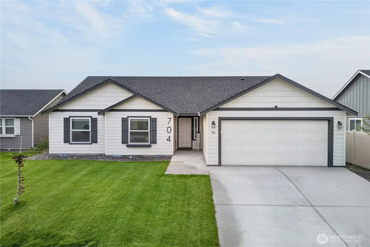 704 Regina Place, Grandview, WA 98930 - #1