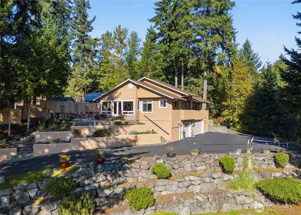 101 NE Rainbow Place S, Belfair, WA 98328