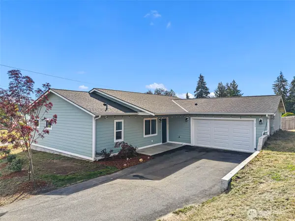 11 E Wickersham Lane, Allyn, WA 98524