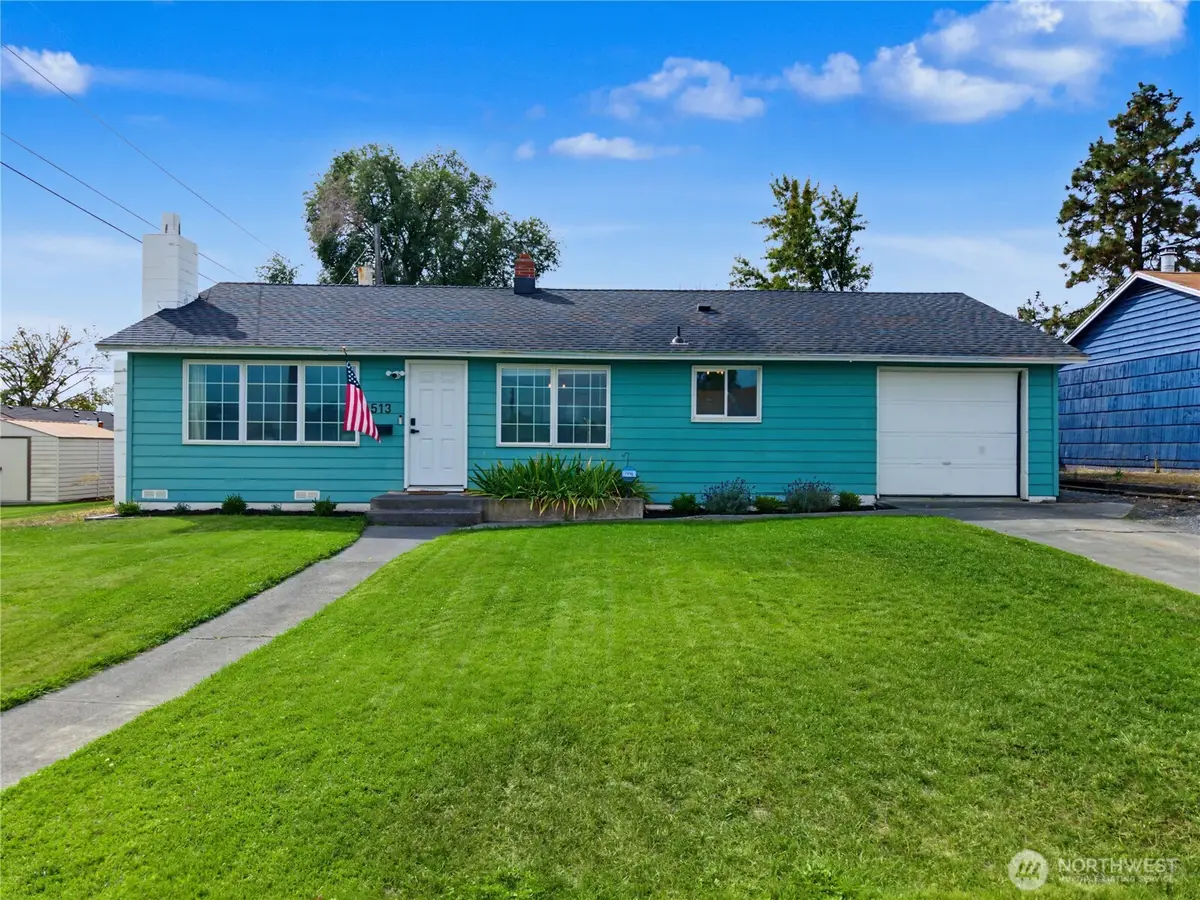 513 W Meridian Avenue, Moses Lake, WA 98837 - #1