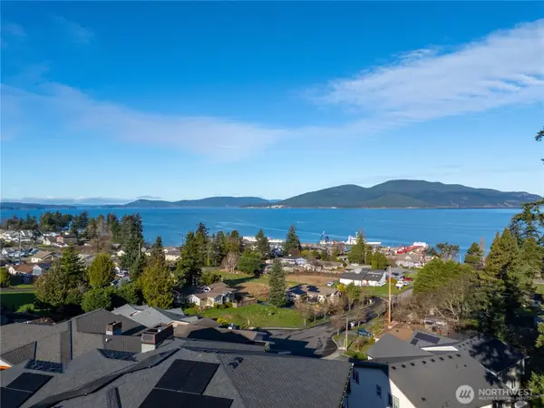 2712 17th Street #6B, Anacortes, WA 98221