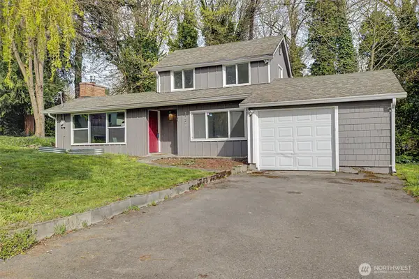1251 S 230th Street, Des Moines, WA 98198