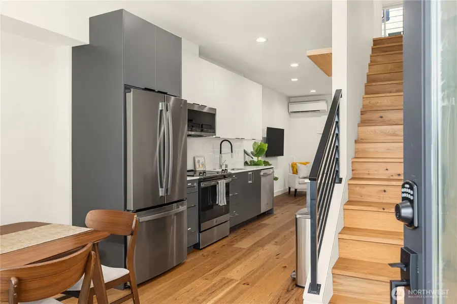 4515 Sunnyside Avenue N #B, Seattle, WA 98103 - #3