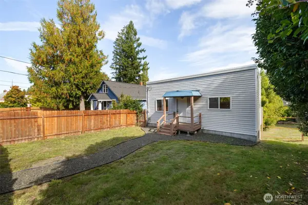 1405 Flower Avenue, Port Orchard, WA 98366