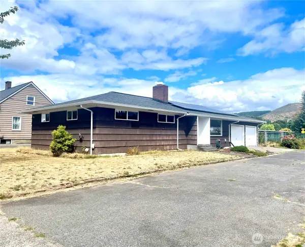 610 SW Front Avenue, Castle Rock, WA 98611