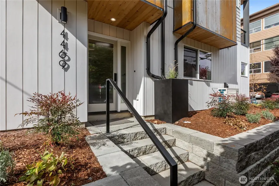 4469 Linden Avenue N, Seattle, WA 98103 - #3