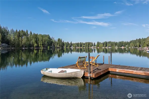 380 E Benson Lake Drive, Grapeview, WA 98546