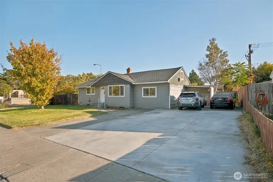 2101 W Kennewick Avenue, Kennewick, WA 99336 - #2