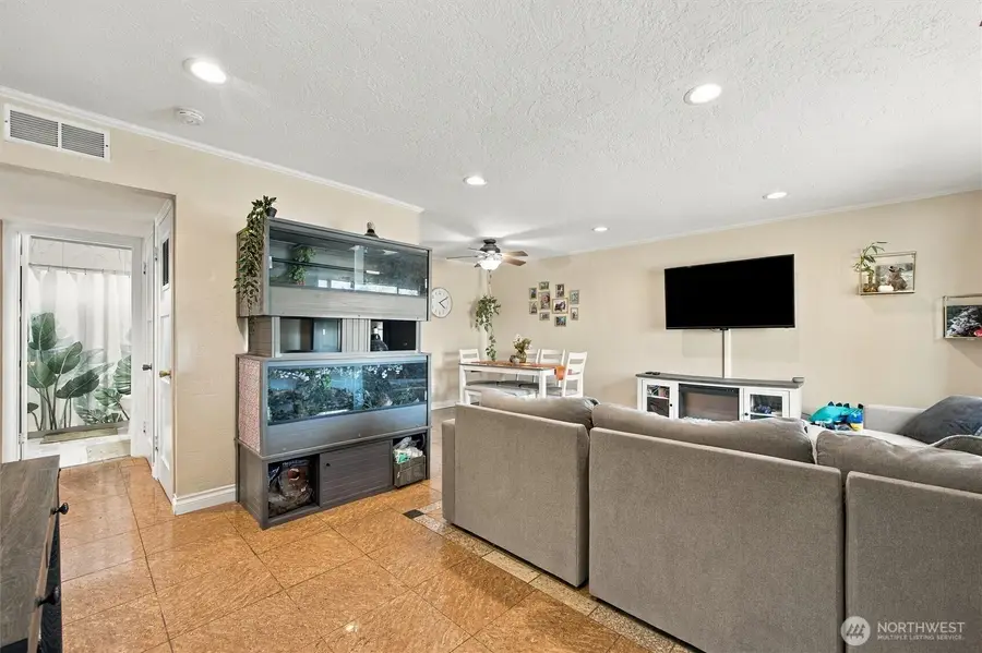 2101 W Kennewick Avenue, Kennewick, WA 99336 - #3
