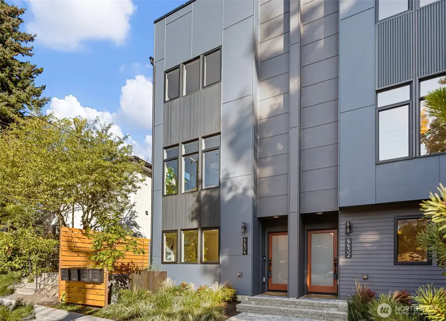 4434 Dayton Avenue N, Seattle, WA 98103 - #2