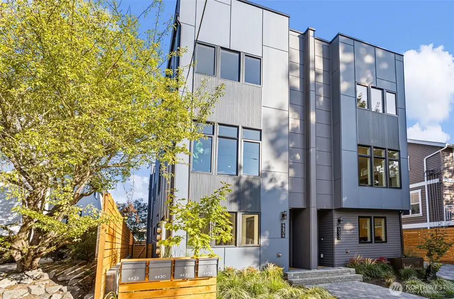 4434 Dayton Avenue N, Seattle, WA 98103 - #3