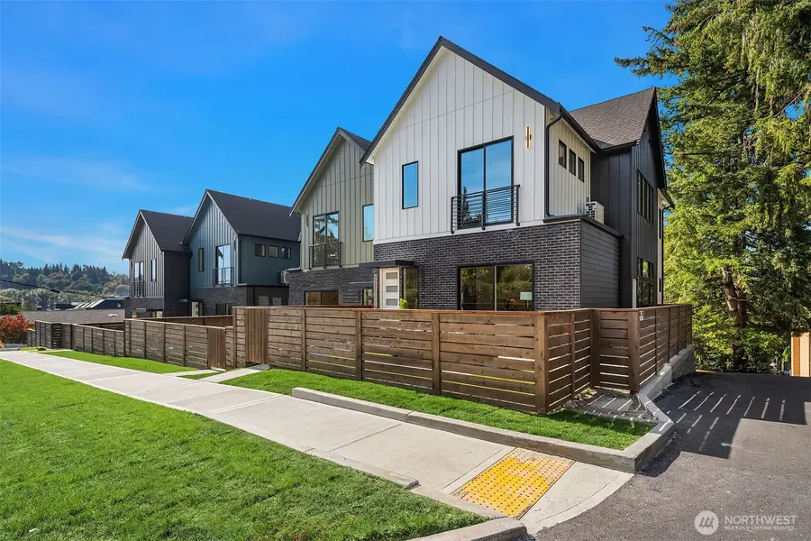 18607 104th Avenue Ne, Bothell, WA 98011 - #2