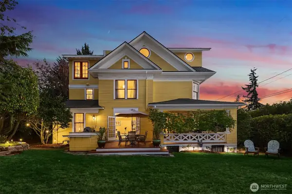 726 12th Avenue E, Seattle, WA 98102