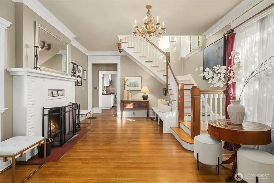 726 12th Avenue E, Seattle, WA 98102 - #3
