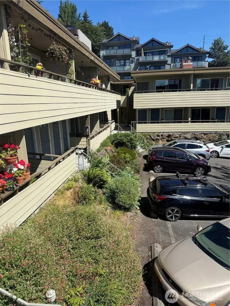 901 5th Avenue N #101, Seattle, WA 98109 - #3
