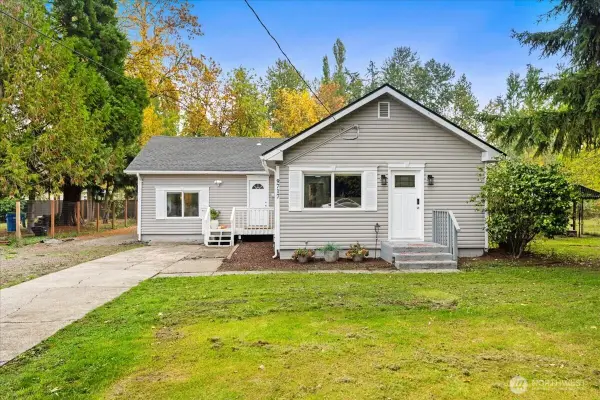 9717 9th Avenue E, Tacoma, WA 98445