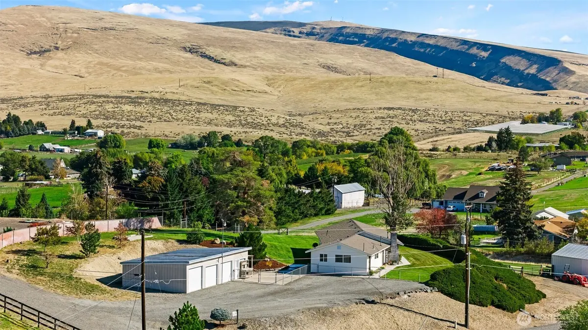 3670 N Wenas, Selah, WA 98942 - #1