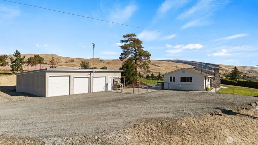 3670 N Wenas, Selah, WA 98942 - #2