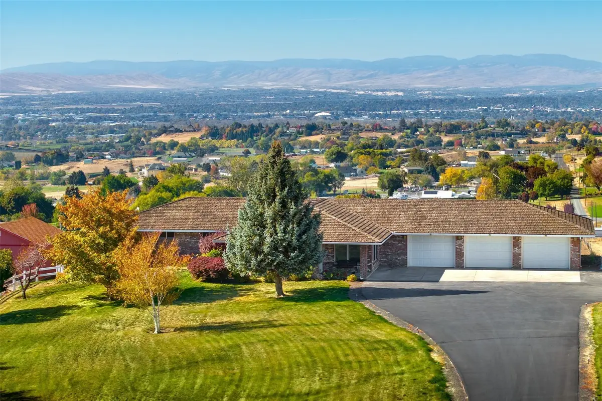 510 Warrior Road, Yakima, WA 98901 - #1
