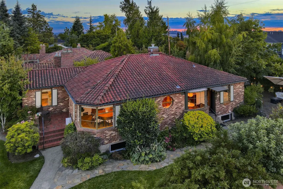 6049 Princeton Avenue Ne, Seattle, WA 98115 - #1